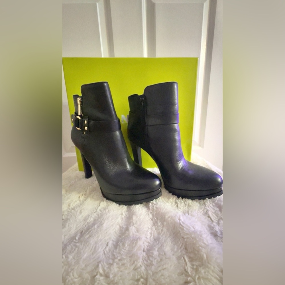 Elegant Black Ankle Boots